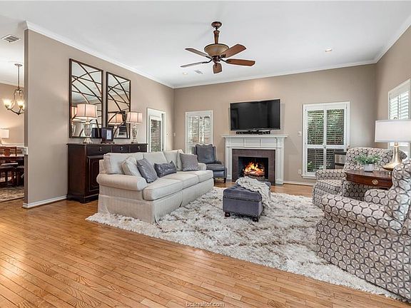 4th image of 1322 Lyndhurst Dr