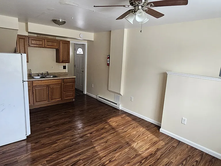 16 Sauquoit St #E — Photo 1