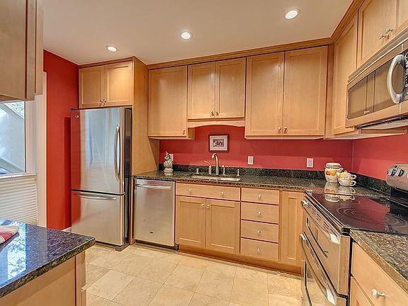 4th image of 10315 NE 16th St APT J5