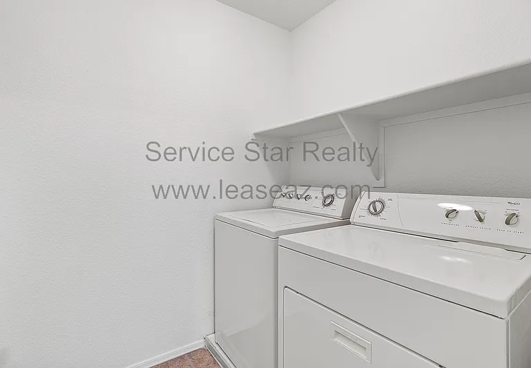 1554 E Elgin St — Photo 11