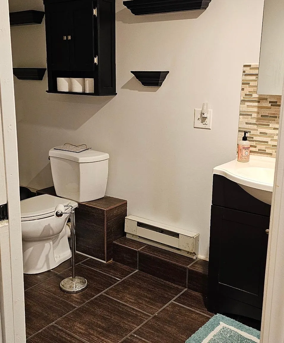 1 bed, 950 sqft, $1,350 — Photo 3