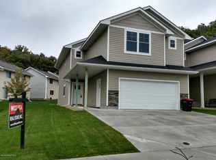 4745 Kingswood Dr, Red Wing, MN 55066