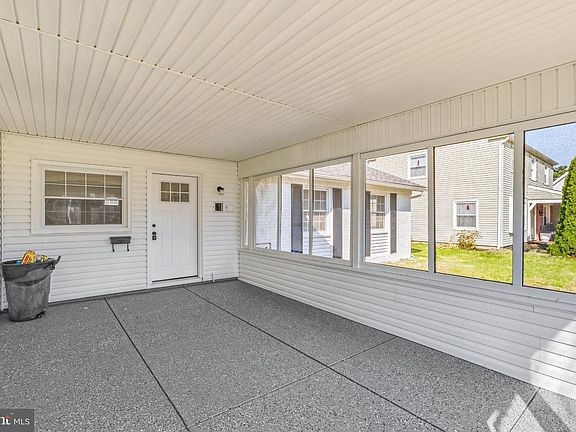 4th image of 7 Sterling Ln