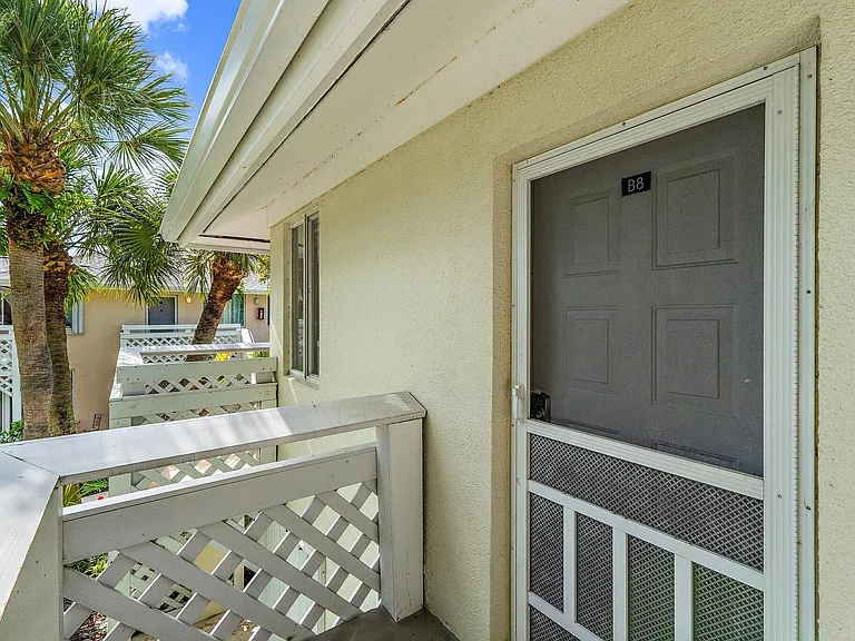 353 S US Highway 1 #B8 — Photo 6