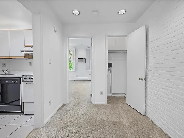 6007 Walnut St #12 — Photo 5