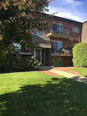 20 Assiniboine Dr Photo 1