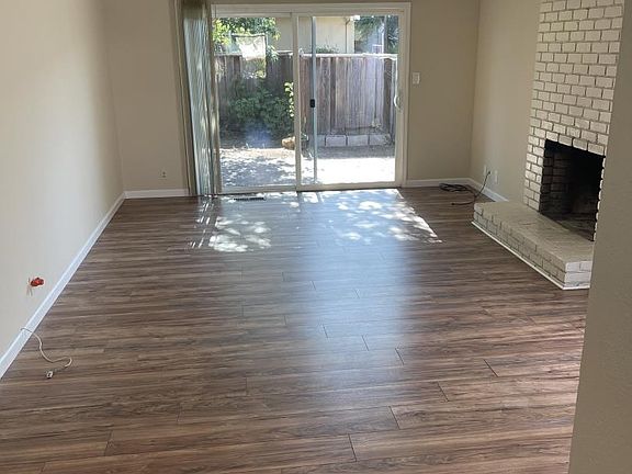 3rd image of 1315 Kingfisher Way #1