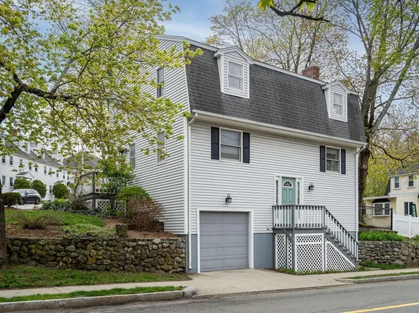 17 John St, Reading, MA 01867