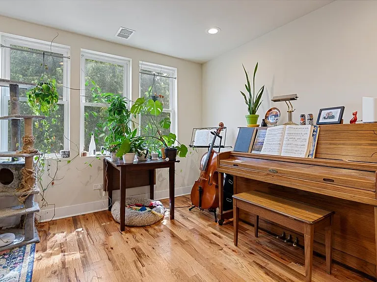 1640 N Talman Ave #2 — Photo 4