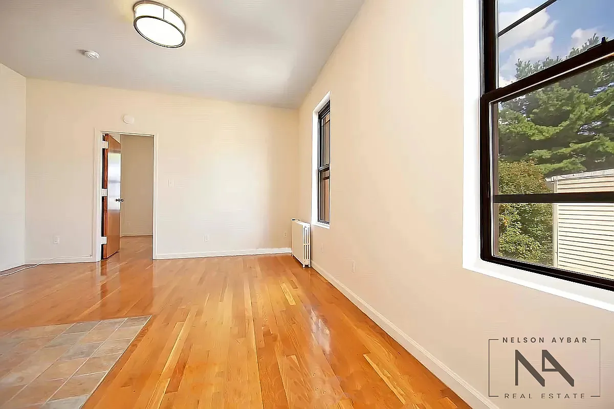 287 19th Street — Photo 3