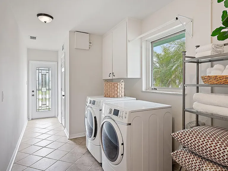 6205 S Indian River Dr — Photo 11