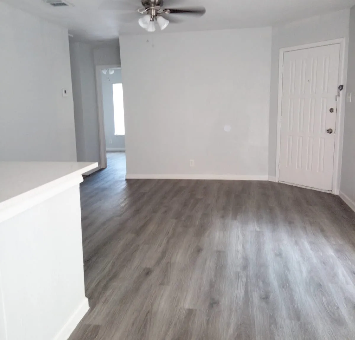 2 bed, 711 sqft, $949 — Photo 4