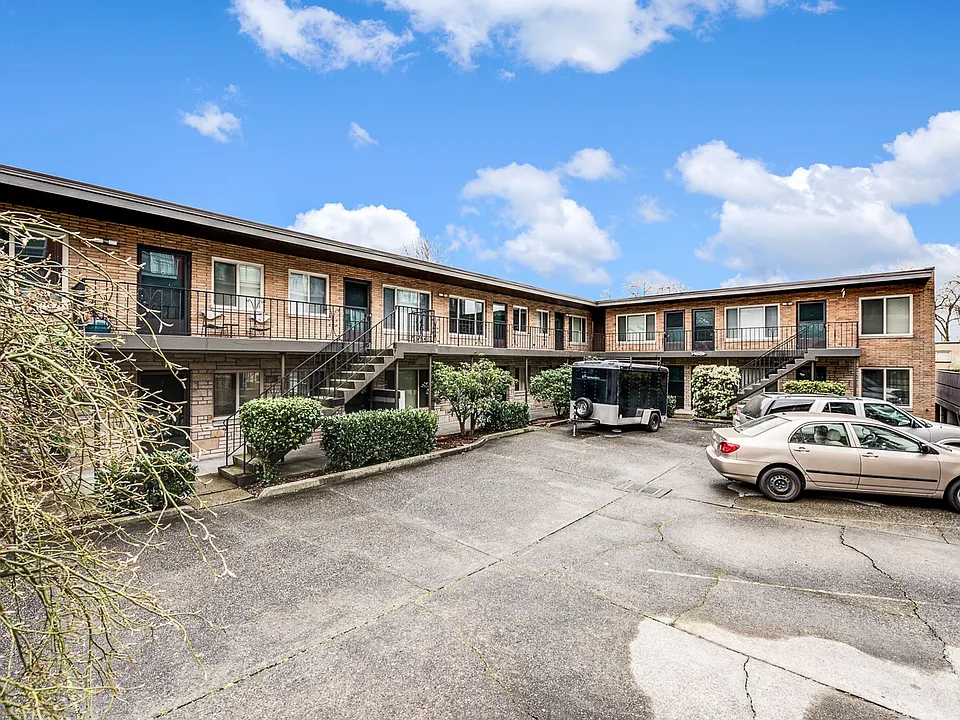 14th Ave Apartments