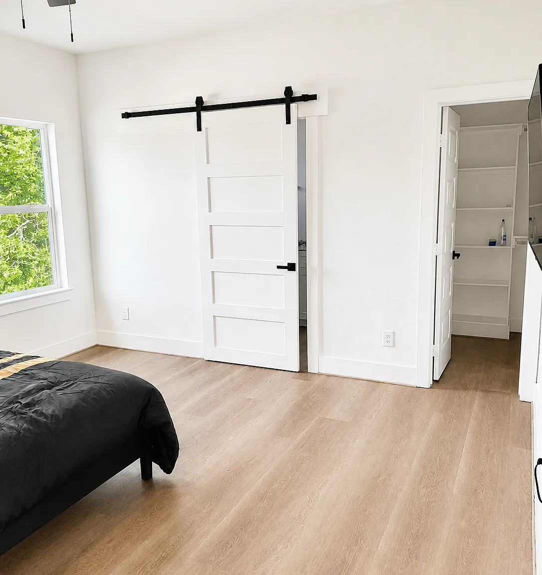 3 bed, 2500 sqft, $2,200 — Photo 4