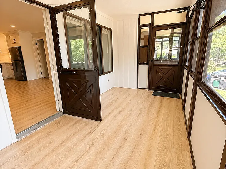 105 Amberly Dr #D — Photo 11