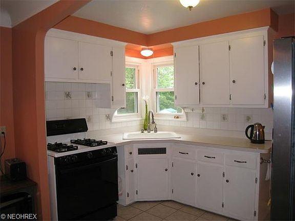 4th image of 33419 Linden Dr