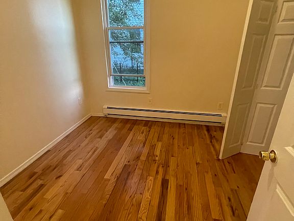 4th image of 26 Linden St #2