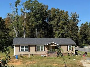 977 N Main St, Denton, NC 27239