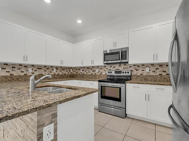 582 NE 207th St #582 — Photo 16