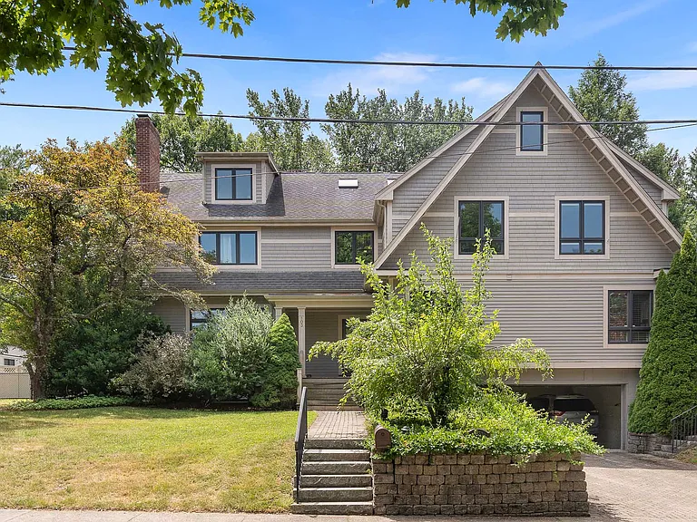 103 Levbert Rd — Photo 1