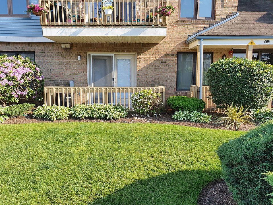 Outside view of 405 Peach st