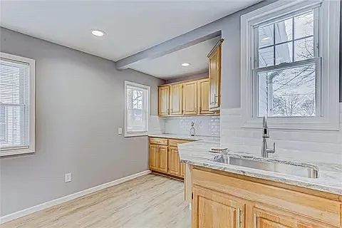 35 Brookdale Ave — Photo 9