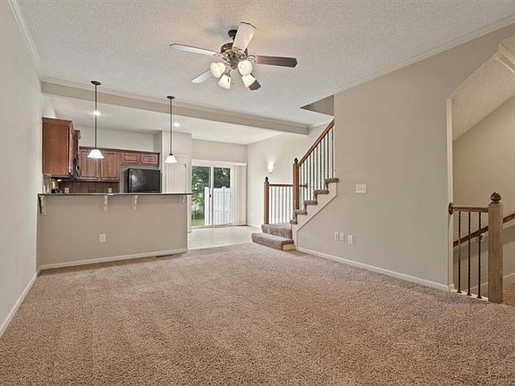 4th image of 12742 Walker Ave