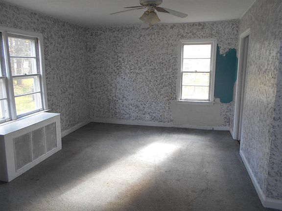 5th image of 1027 Sterling Dr
