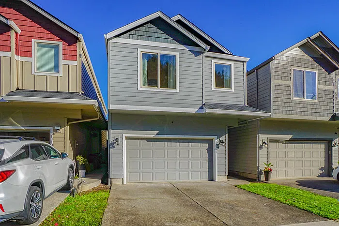 3 bed, 2.5 bath, $2,595 — Photo 2