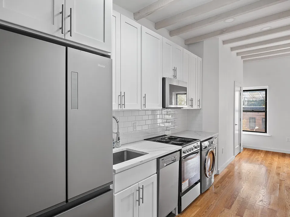 827 Putnam Ave #4E