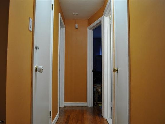 5th image of 3-29 31st St #2X