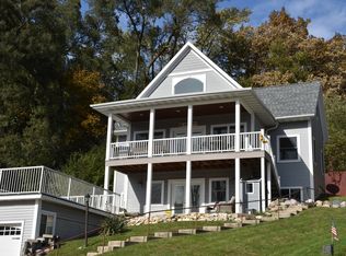 33930 Lagoon Dr, Burlington, WI 53105