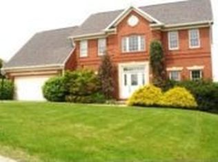 102 Hunters Point Dr, Greensburg, PA 15601