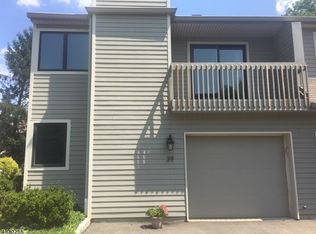 39 Spruce Run #39, Ramsey, NJ 07446