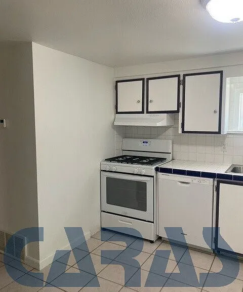 305 S 7th St — Photo 7