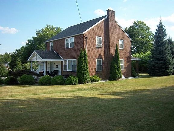 4th image of 2749 Diane St