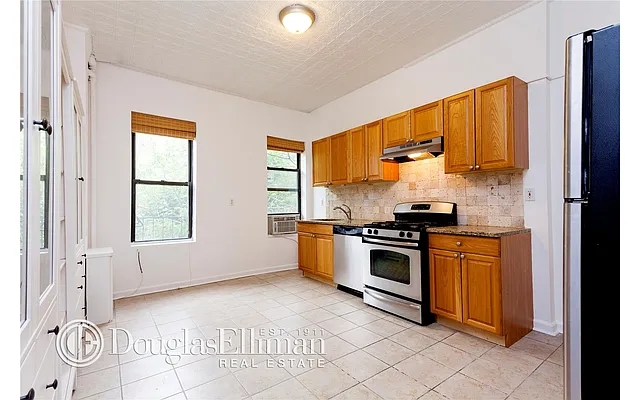 Rented by Douglas Elliman | media 17