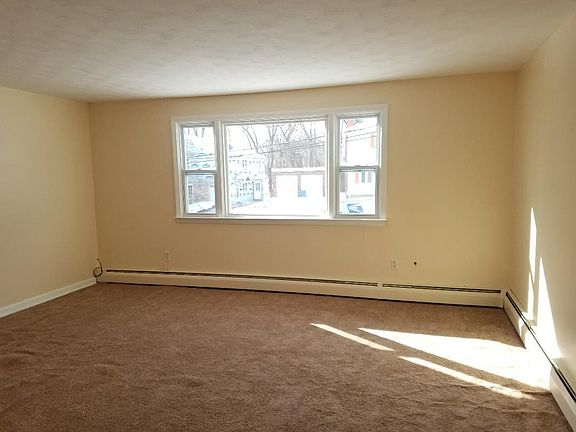 5th image of 34 Dean Dr