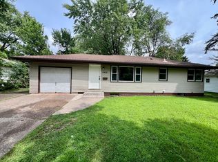 5400 Sailor Ln, Brooklyn Center, MN 55429
