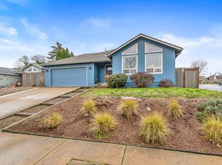 2842 Crystal Dr, Medford, OR