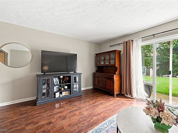 5th image of 841 Overlook Ridge Dr