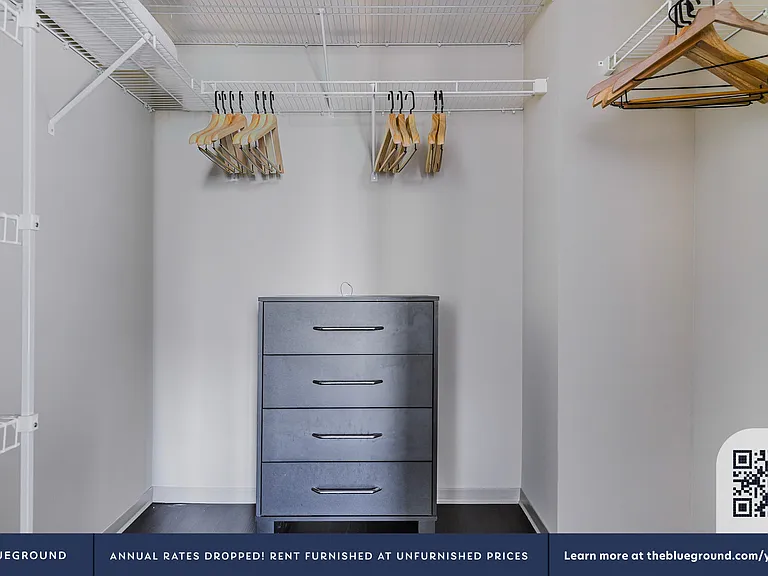 Walk-in Closet