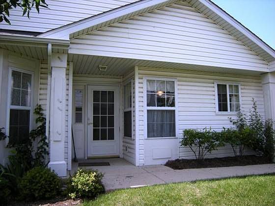 2nd image of 1700 Abington Ln