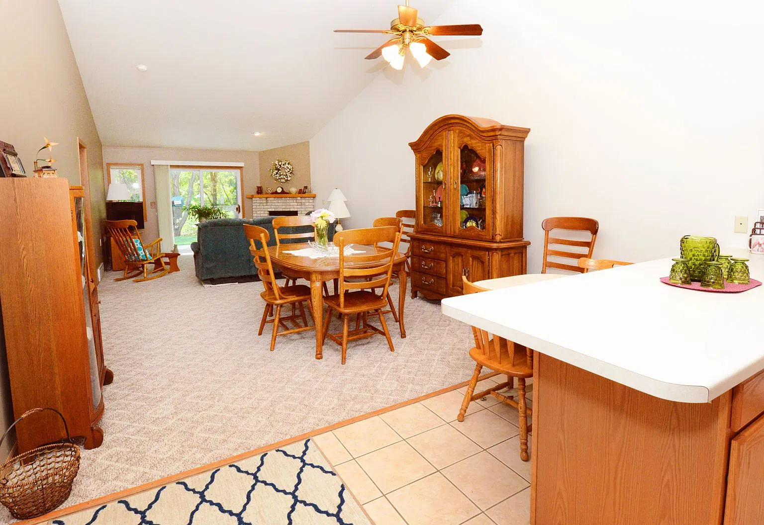 2 bed, 1400 sqft, $1,275 — Photo 3