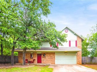 904 N Blackwelder Ave, Edmond, OK 73034