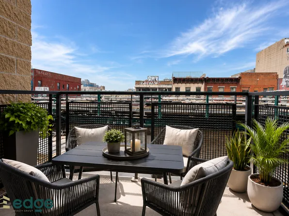 865 Willoughby Avenue image 1 of 12