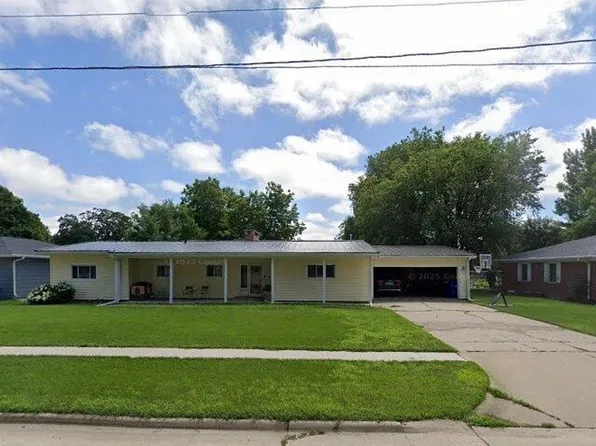 625 W 8th St, Garner, IA 50438