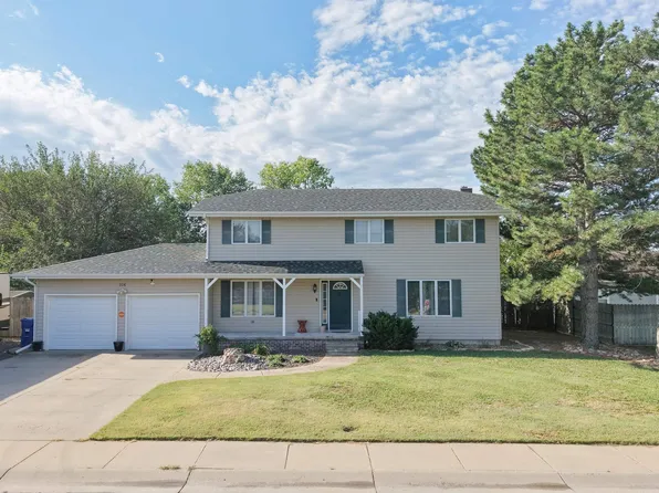 306 W 38th St, Hays, KS 67601