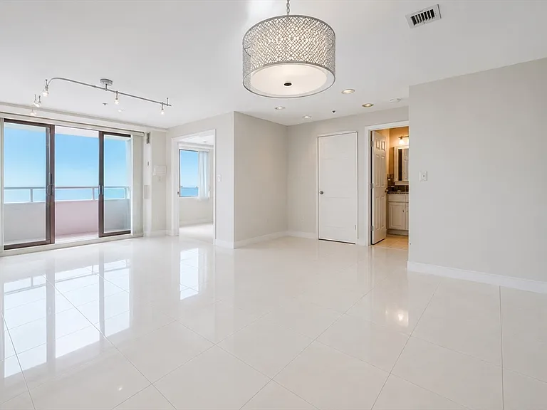 350 Revere Beach Blvd #Penthouse 12 — Photo 2