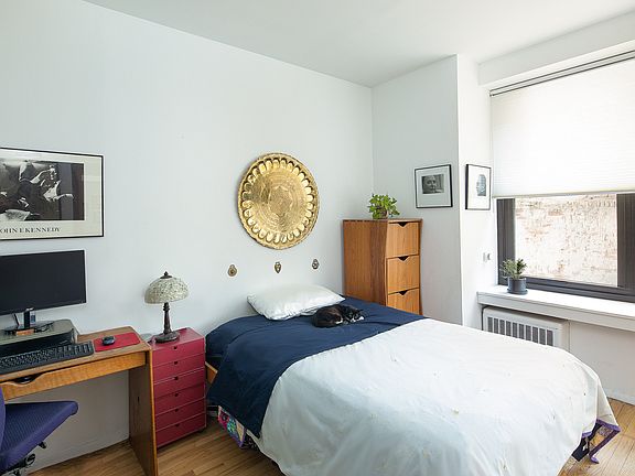 5th image of 250 W 103rd St APT 6E